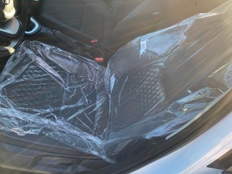
								Yaris full									