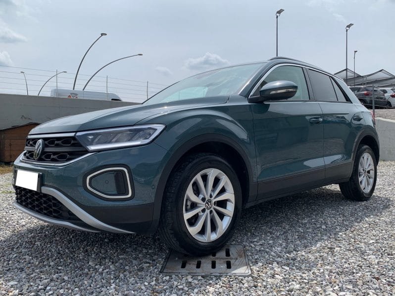 
								VOLKSWAGEN t-roc full									