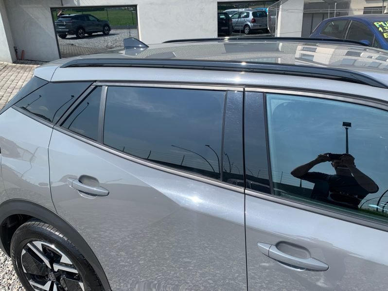 
								Peugeot 2008 full									