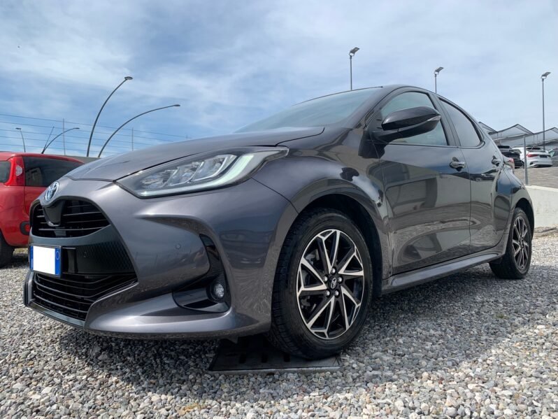 
								YARIS HYBRID full									