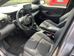 
										YARIS HYBRID full									