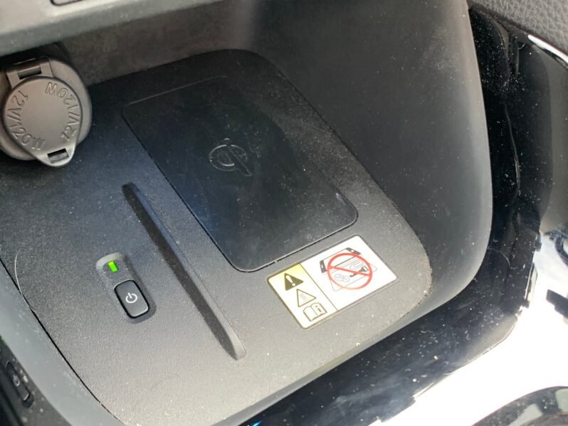 
								YARIS HYBRID full									
