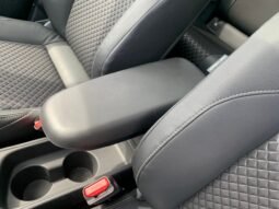 
										YARIS HYBRID full									