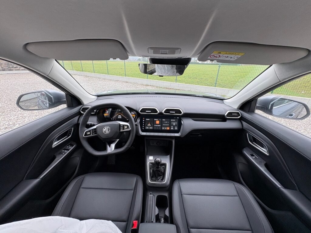 mg zs 2025 grey_bergamo_16