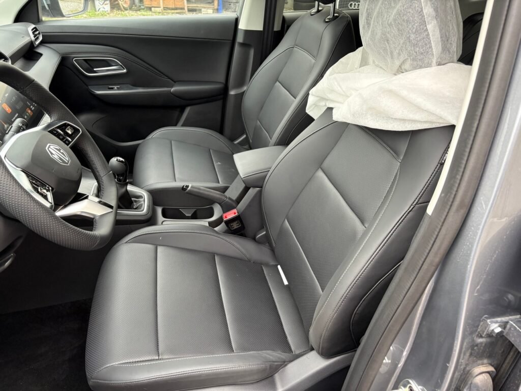 mg zs 2025 grey_bergamo_8