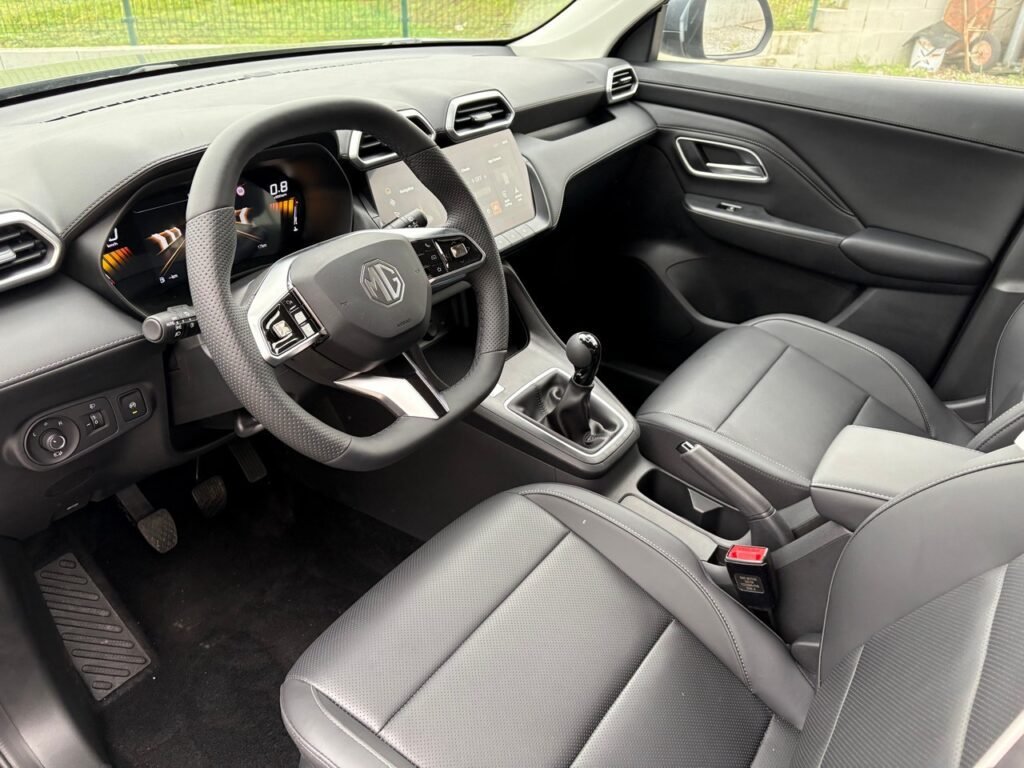 mg zs 2025 grey_bergamo_9